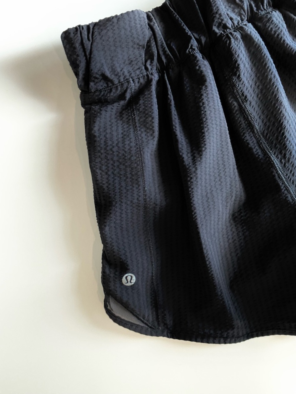 Lululemon Hotty Hot Hi Rise Shorts Sz 4 Tall - Picture 6 of 10